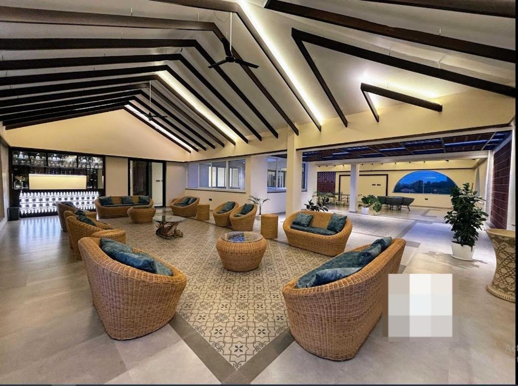 Redhomex Cove Castle Villa Хайдарабад Экстерьер фото